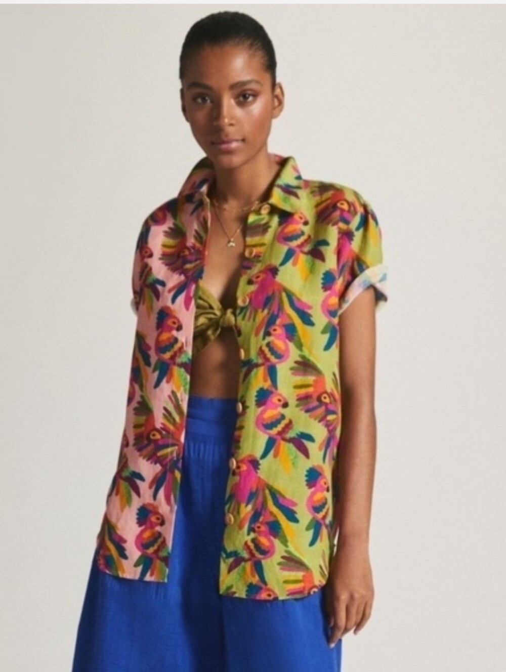 FARM Rio Multicolor Parrot Print Short Sleeve Button Shirt